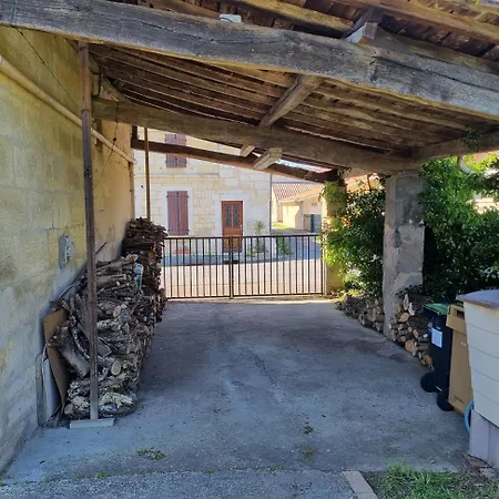Holiday home 3 Bedrooms, Very Quiet, Fully Equiped, Between Bordeaux And Saint-emilion