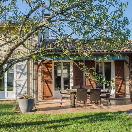 Holiday home 3 Bedrooms, Very Quiet, Fully Equiped, Between Bordeaux And Saint-emilion